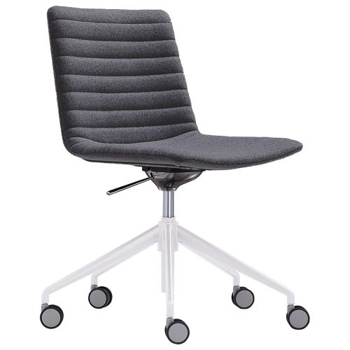 Roxby Deluxe Meeting Chair with Tilt Action