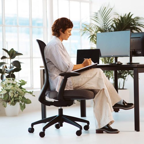 Form Mesh Office Chair
