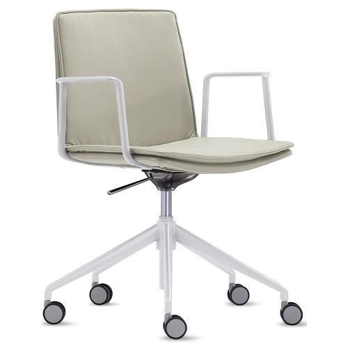 Lira Deluxe Meeting Chair with Tilt Action